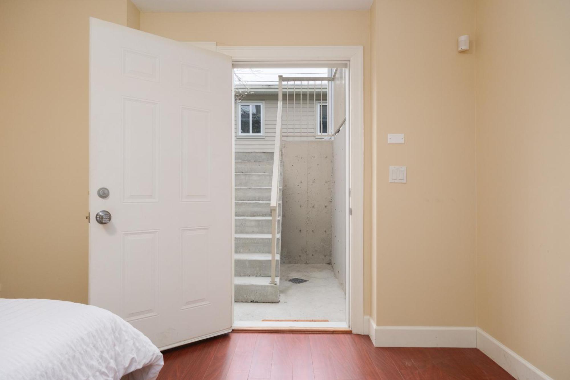 Cambie & 61St Ave Homestay แวนคูเวอร์ ภายนอก รูปภาพ