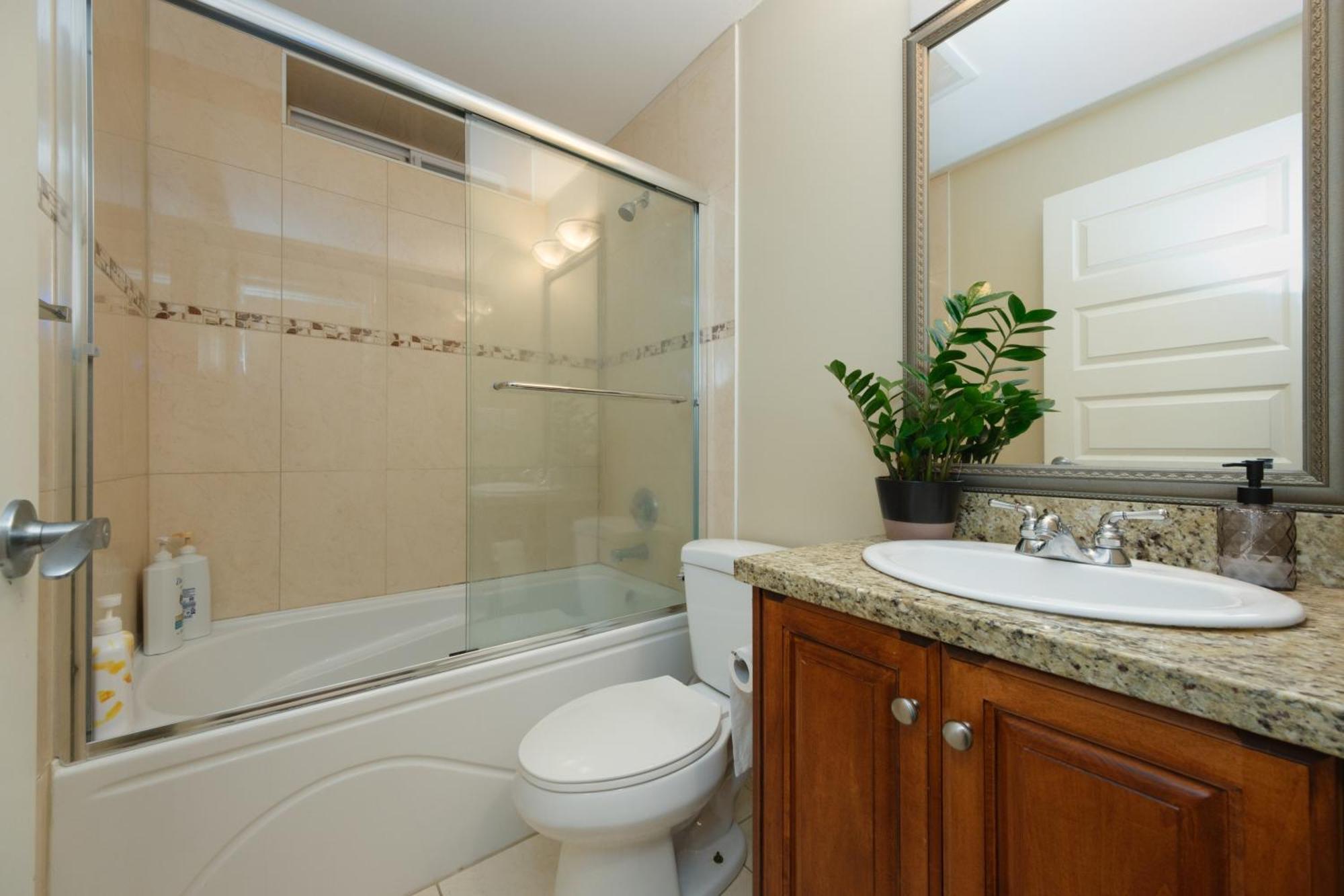 Cambie & 61St Ave Homestay แวนคูเวอร์ ภายนอก รูปภาพ