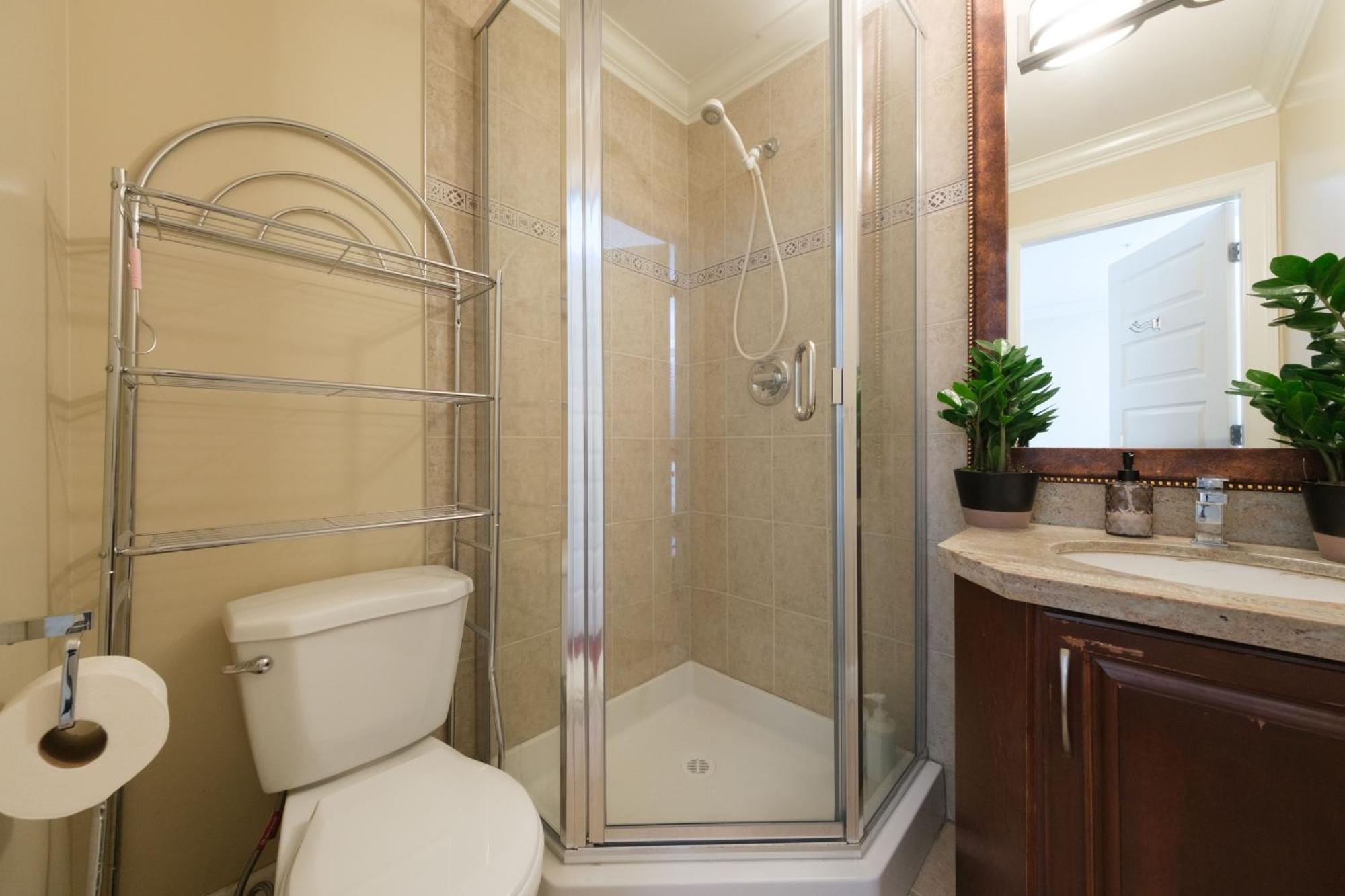 Cambie & 61St Ave Homestay แวนคูเวอร์ ภายนอก รูปภาพ